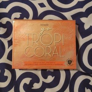 Benefit  Go Tropi Coral kit